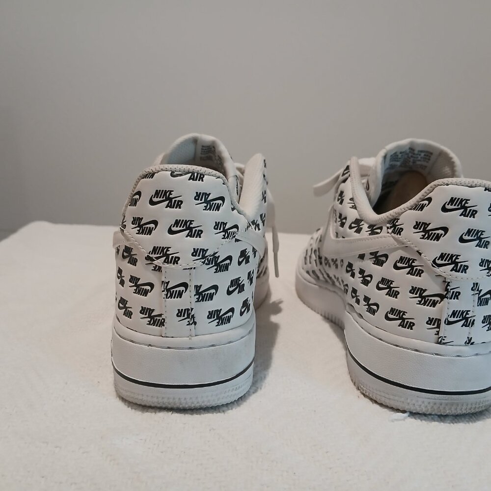 MEN'S SIZE 9.5 - NIKE AIR FORCE 1 LOW ALL OVER LOGO WHITE (AH8462-100) - Picture 4 of 7